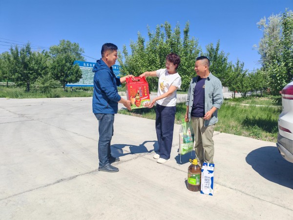 图片 1.jpg 图片 1.jpg